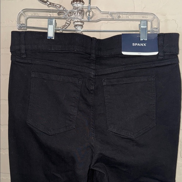 SPANX Flare Jeans clean Black pull on stretch tummy control NEW - Picture 5 of 7